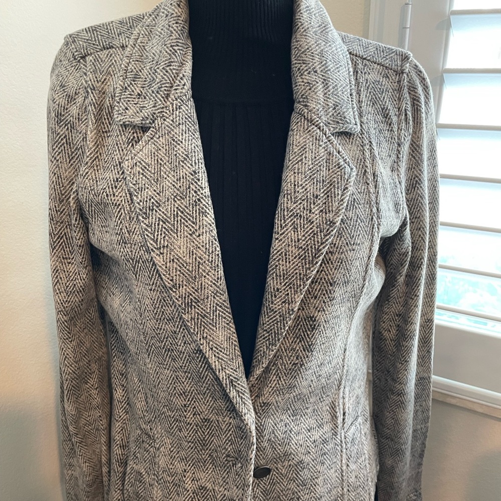 Hurley casual and comfy blazer. Size L